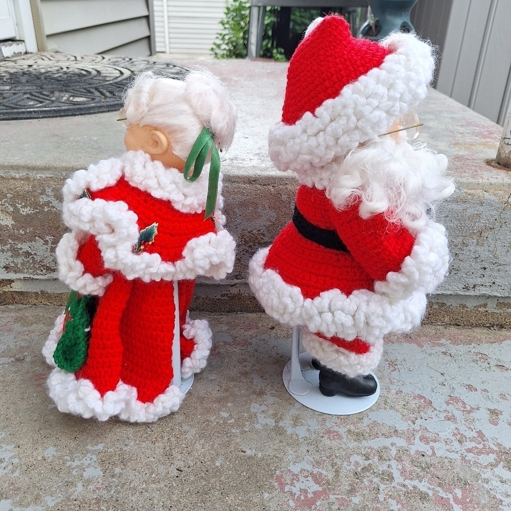 Vintage Christmas Hand Crocheted Santa and Mrs. Clause - Picture 4 of 5